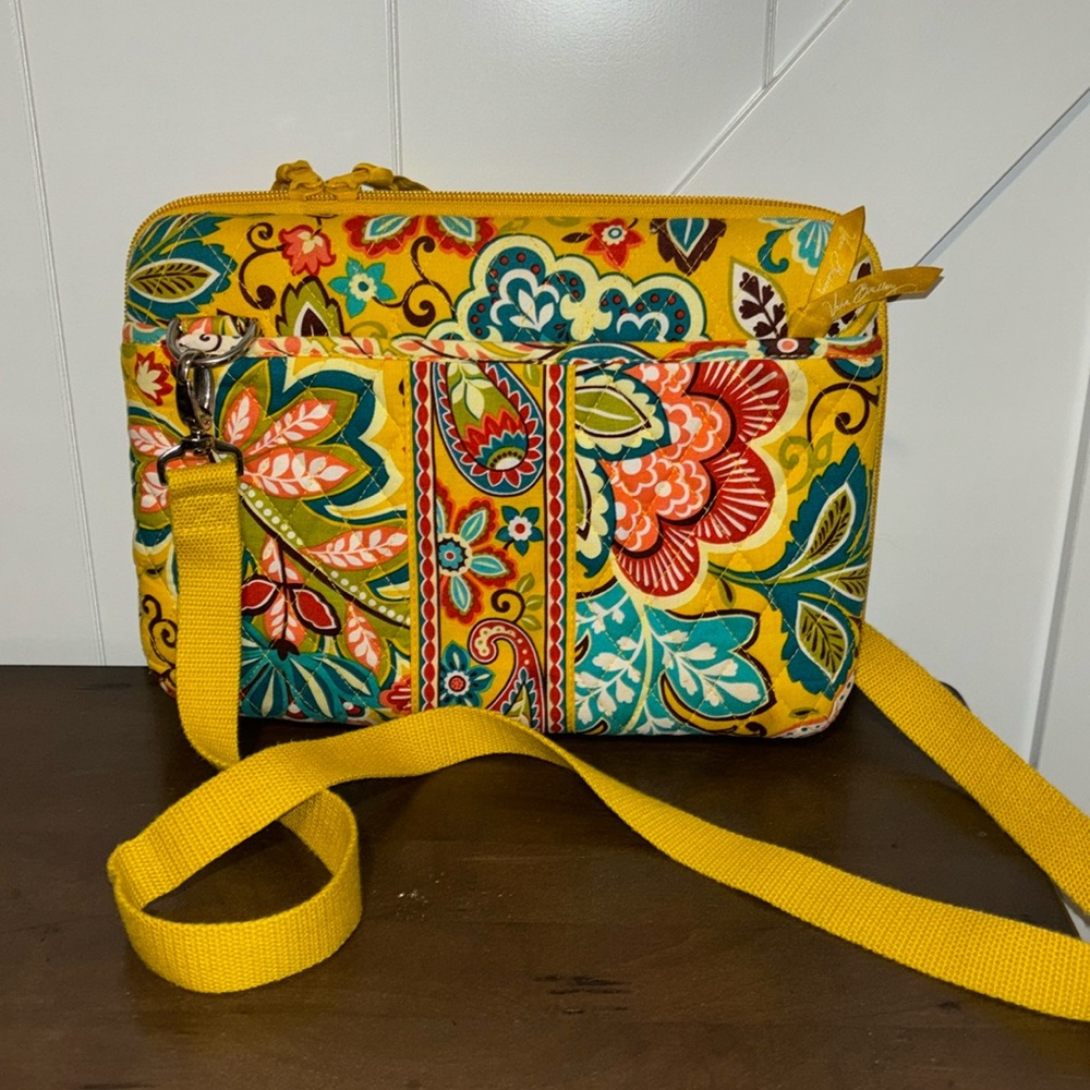 COPY - Vera Bradley small tablet or tech carrier hard shell case (read descript…